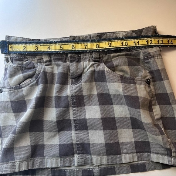 Miley Cyrus & Max Azria Women Buffalo Plaid checkered mini skirt Grey XSmall 1 - Picture 9 of 12